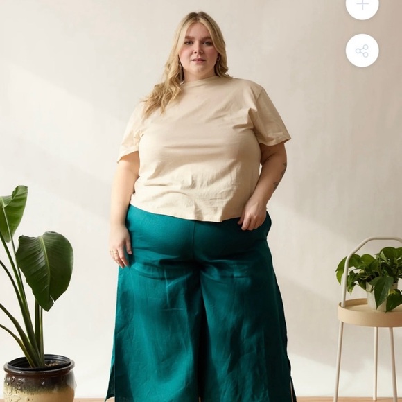 Free Label Tulip Tee - Picture 2 of 4